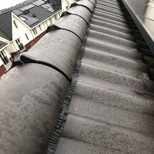 De diensten van dakspecialist in Herkenbosch Nieuwe laag bitumen